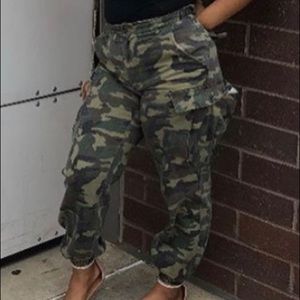 Oversized camo pants